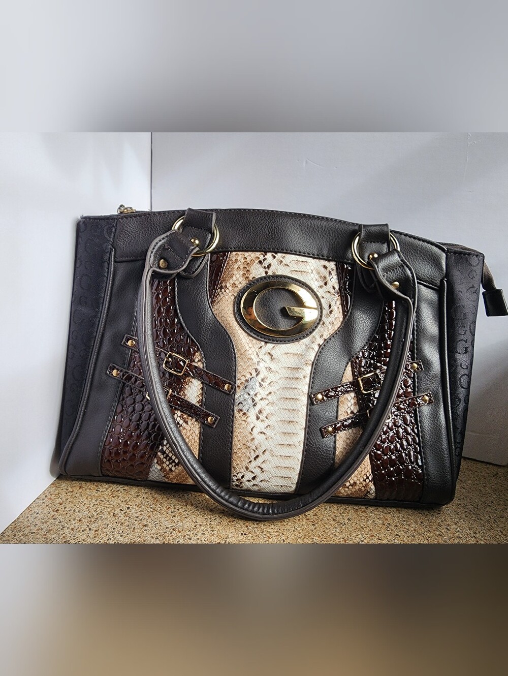 Vintage/Y2K GUESS faux python& corcodile-embossed satchel handbag with gold Logo